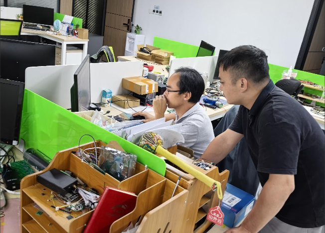 臺(tái)風(fēng)賽跑！安帕爾團(tuán)隊(duì)搶時(shí)送檢產(chǎn)品彰顯擔(dān)當(dāng)