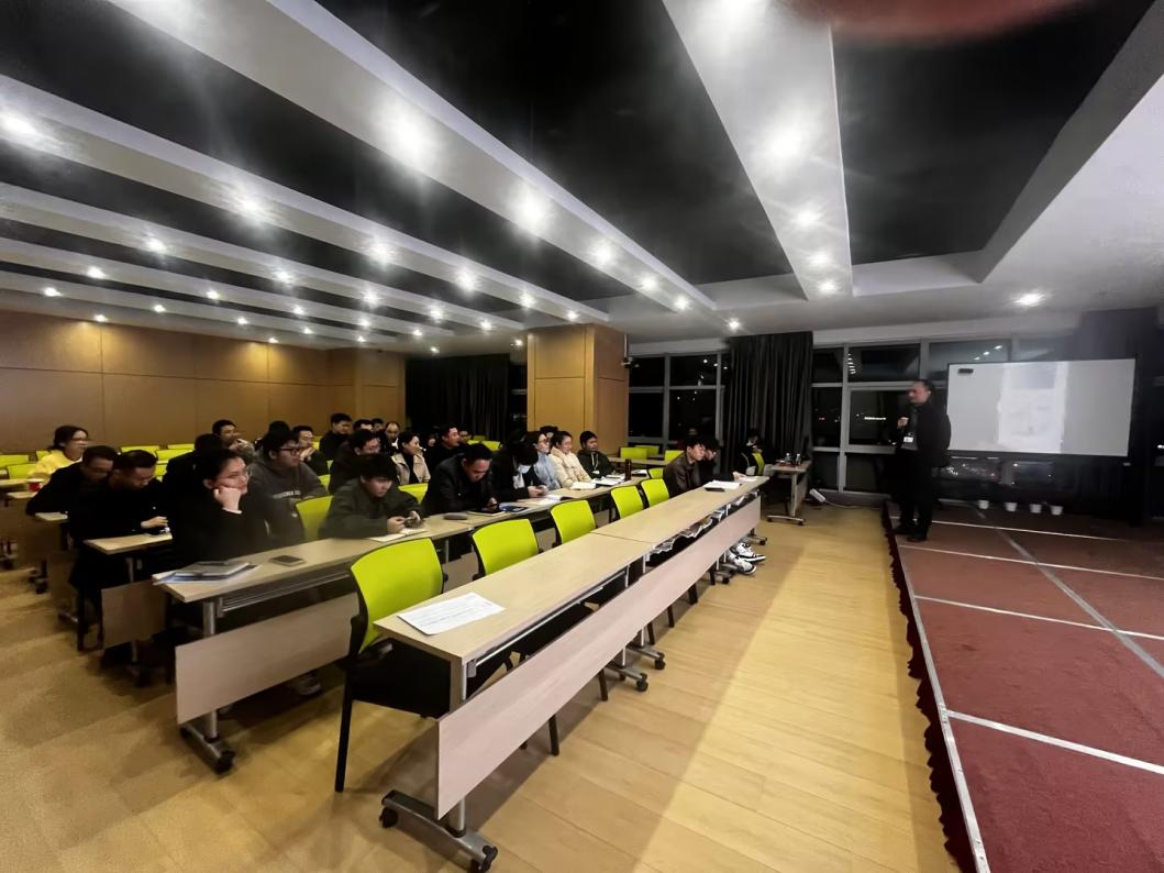 專(zhuān)注產(chǎn)品，深耕行業(yè)--公司專(zhuān)項(xiàng)培訓(xùn)助力團(tuán)隊(duì)專(zhuān)業(yè)提升